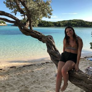 Meet your Posher, Nicole